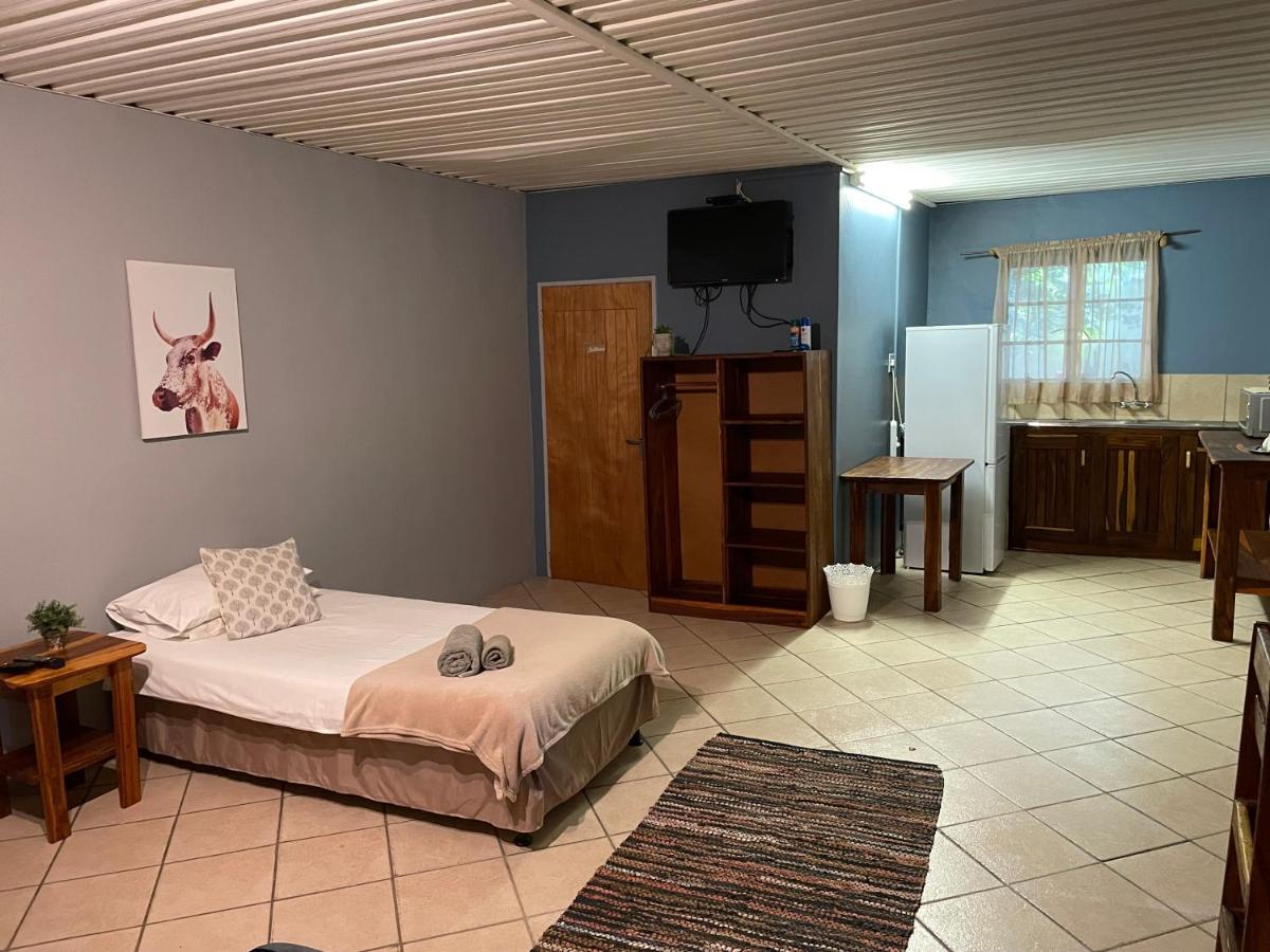 Kololo Guesthouse 카티마무릴로 외부 사진